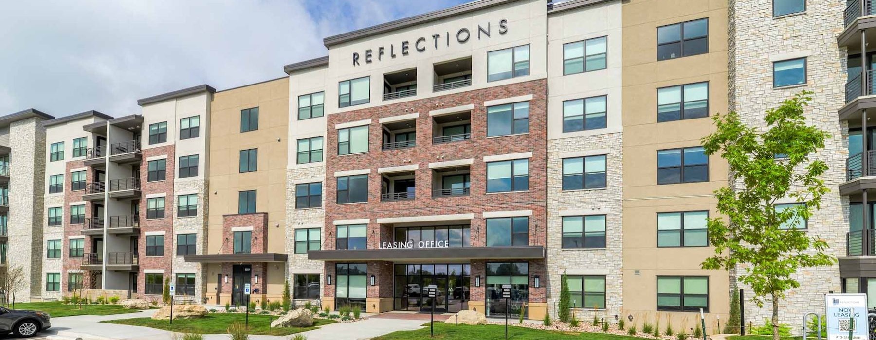 a large building with many windows